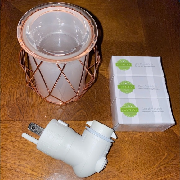 Scentsy Plug in - Rose Gold - Picture 2 of 3